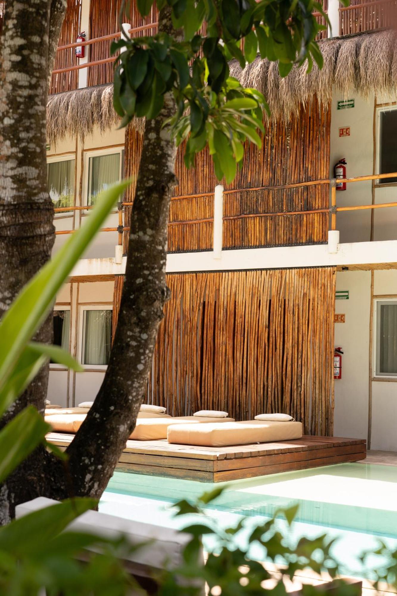 Agam Hotel Бакалар Экстерьер фото